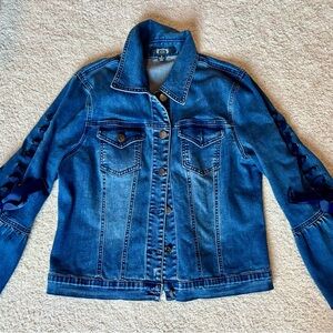 VTG denim jacket with metal eyelets and ribbon lace-up detail on the sleeves.